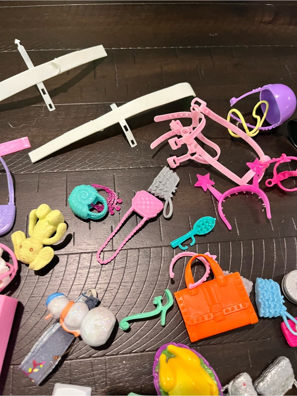 Assorted Barbie Doll Accessories lot Pet Doctor purses helmets skis more - Picture 4 of 9